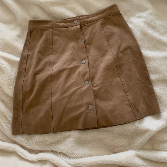 Wilfred Free Vegan Suede Snap Front Skirt - Picture 2 of 4